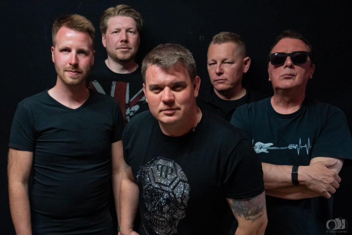 Die fünfköpfige Band „, RockShots“ wird am Vatertag in Wagnersfehn rocken. Bild: Uken-Lemke
