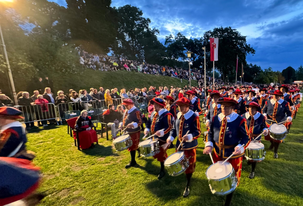 Auftaktveranstaltung auf der Burgwiese mit großer Musikshow, Festansprache und Höhenfeuerwerk. Bild: Torsten von Reeken