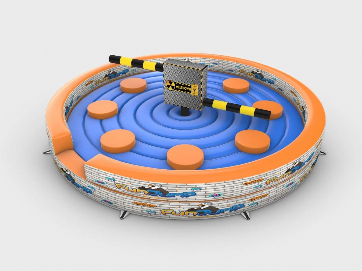 Wipeout wird am Samstag ebenso kostenfrei angeboten wie Bullriding, XXL Soccer Dart und ein Soccer Court. BILD: Privat