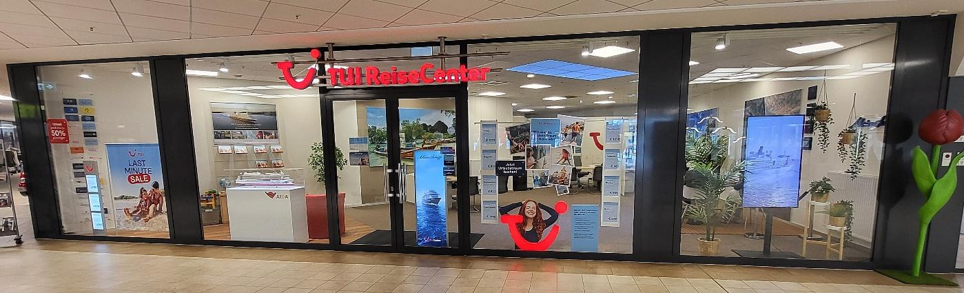 Für Freitag, 27. Juni, lädt das TUI ReiseCenter im Braker famila-Center zu einem Tag der offenen Tür mit Sektempfang und Gewinnspiel ein. Bild: Rolf Bultmann