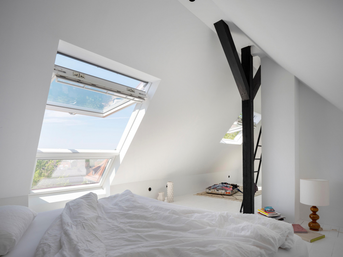 Einschlafen mit Blick auf den Sternenhimmel - ein Traum, der mit einem Dachgeschossausbau Wirklichkeit werden kann. BILD: Velux