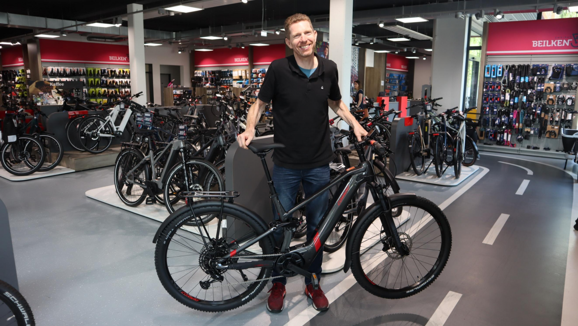 Matthias Beilken ist vom Conway Xyron SUV 4.9 Full Suspension begeistert. Bild: Wolfgang Wittig