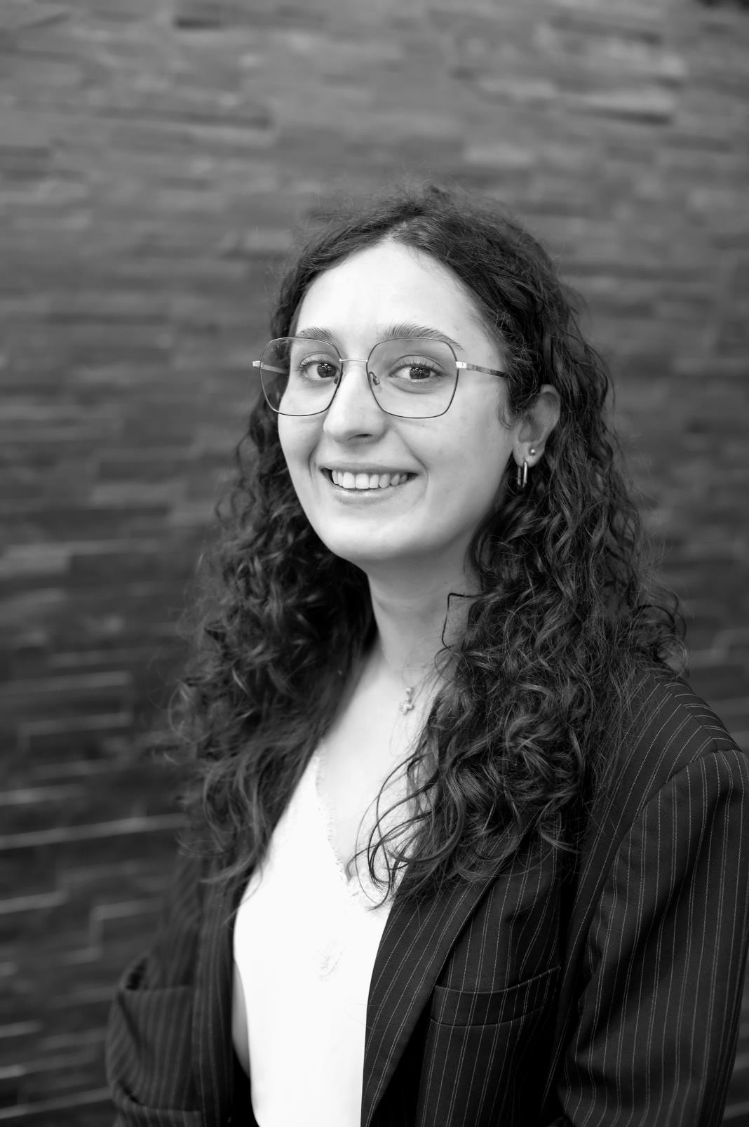 Augenoptikermeisterin Alycia Marie Lopez Martinez hat die Leitung der Filiale an der Bloherfelder Straße übernommen. (Bild: Augenoptik René Tuma)