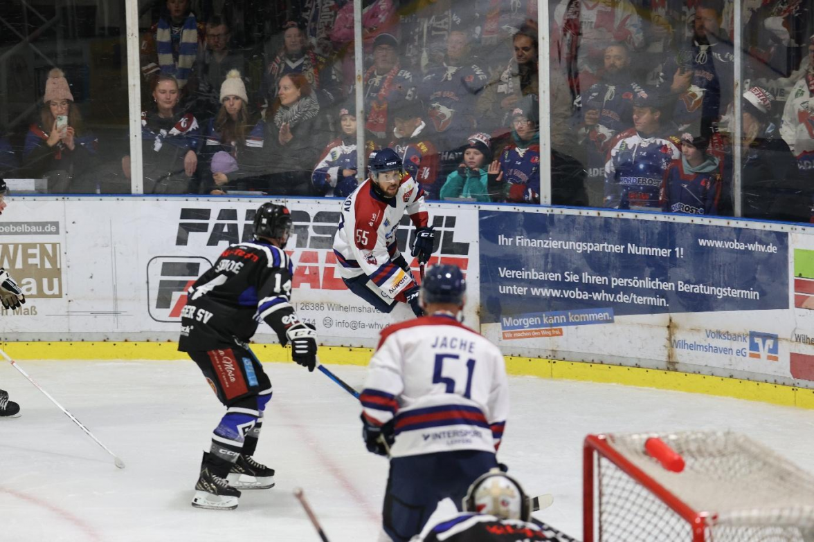 Die Eishockey-Saison des ECW Sande startet mit einem Familienfest und dem ersten Vorbereitungsspiel am Samstag, 27. September. Bild: ECW Sande