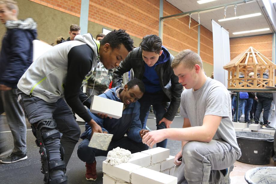 Das Handwerk hautnah kennenlernen. BILD: Traute Börjes-Meinardus/Archiv