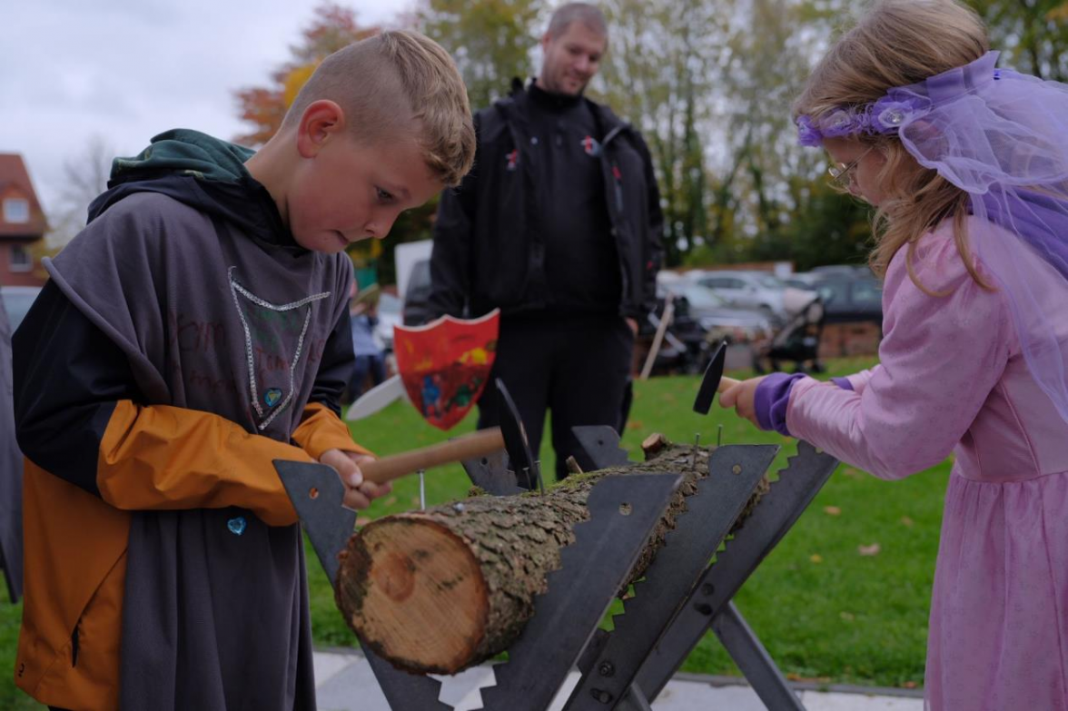 Mittelalterlich geht es am Wochenende in Apen zu. BILD: Sascha Stüber/Archiv