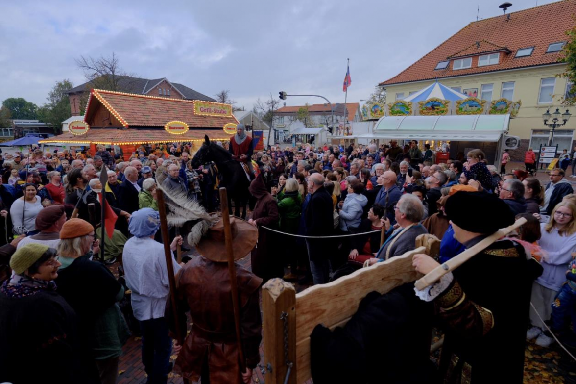 Das Interesse am Aper Herbstmarkt ist immer groß. BILD: Sascha Stüber/Archiv