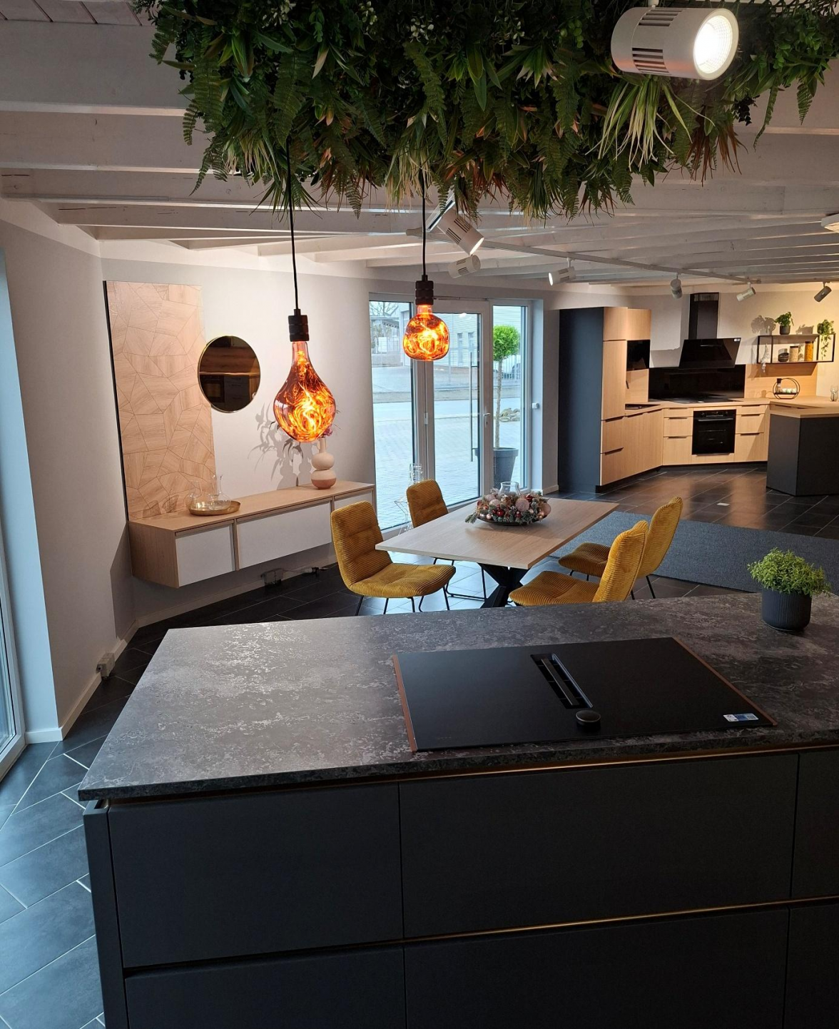 Offene Küchen mit wohnlichem Charakter liegen nach wie vor im Trend. Bild: Küchenoase Schröder