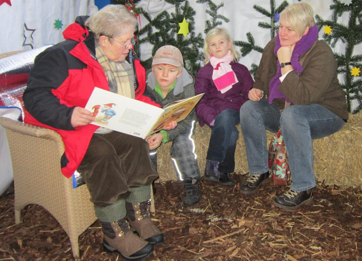 Eine Weihnachtsgeschichte begeistert die Kinder ebenso wie die Erwachsenen. BILD: NWZ-Archiv