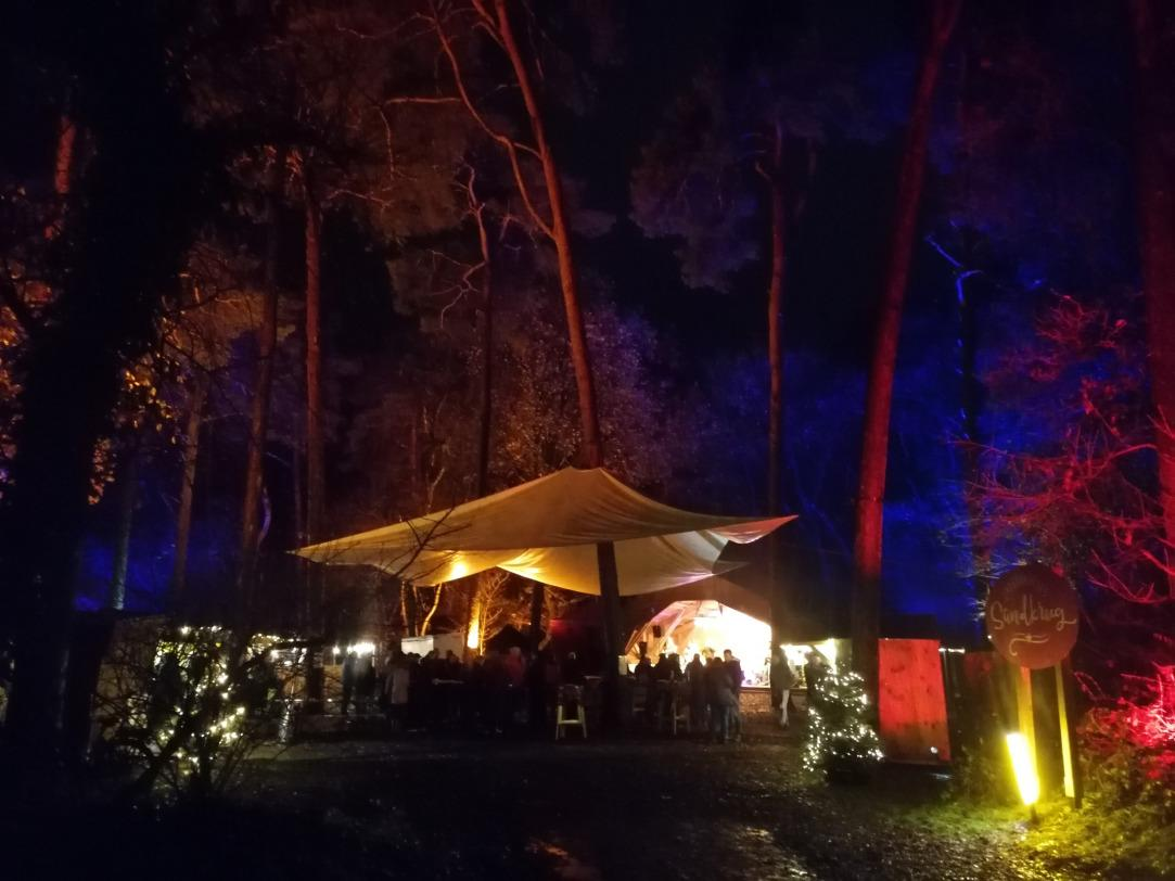 Der Weihnachtsmarkt mitten im Bürgerpark bringt eine stimmungsvolle Atmosphäre mit sich. Bild: Privat