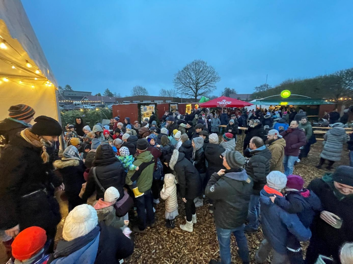 Der Weihnachtsmarkt am Esenser "Scheetstand" ist seit seinen Anfängen ein Publikumsmagnet. Bild: Frank Brüling