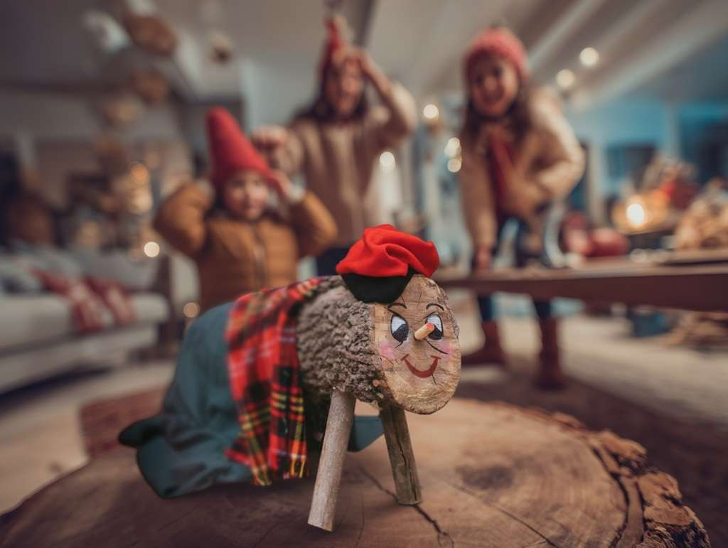 Kataloniens Holzklotz „Caga Tió sorgt für Weihnachtsfreude bei den Kindern.