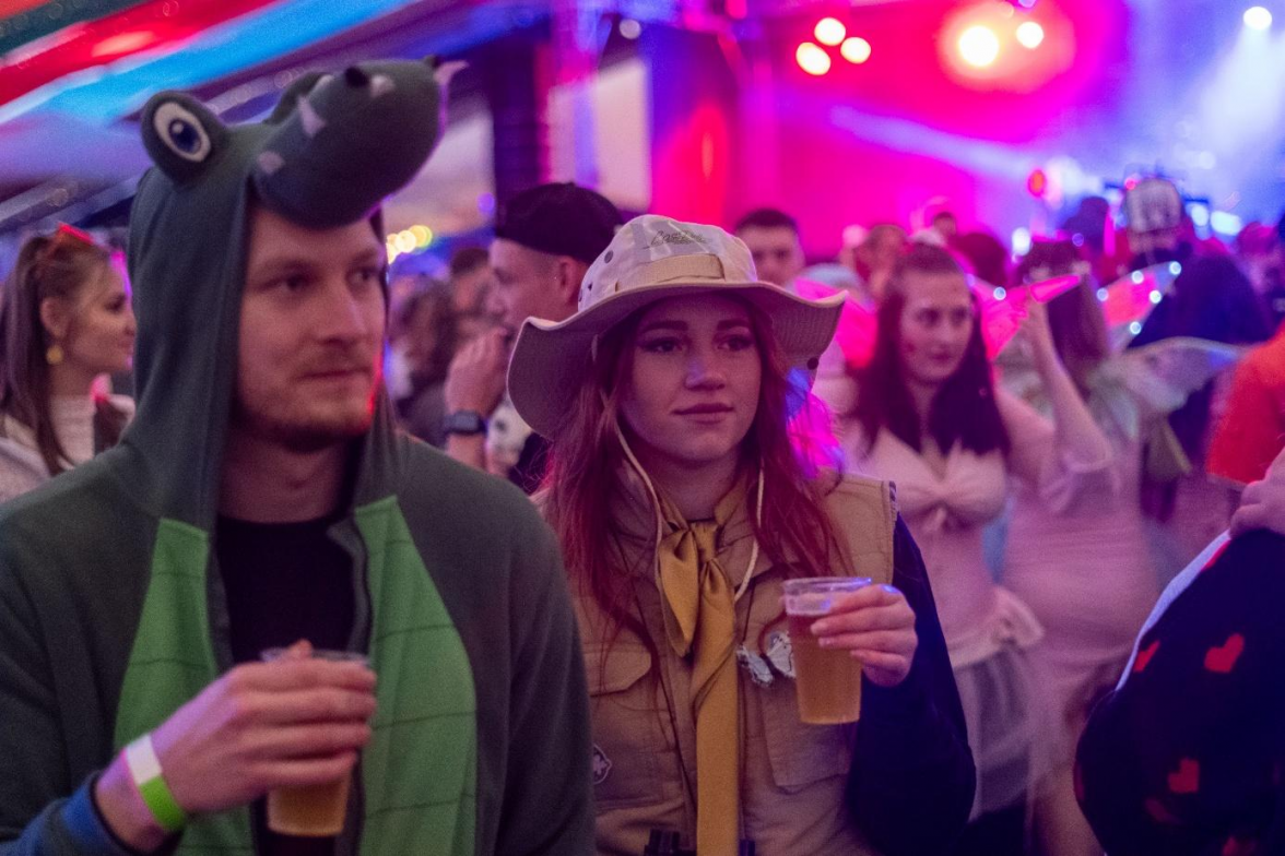 Die beiden Partytage im Festzelt sind bei den Narren sehr beliebt. Bild: NWZ-Archiv.