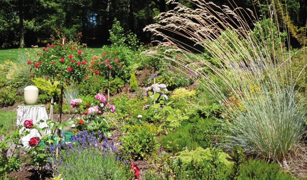 Beisetzung im Blumengarten. BILD: Rhein-Taunus-Krematorium/akz-o