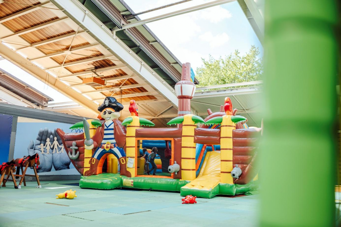 Großer Spielbereich für die Patientinnen und Patienten. Bild: MVKK