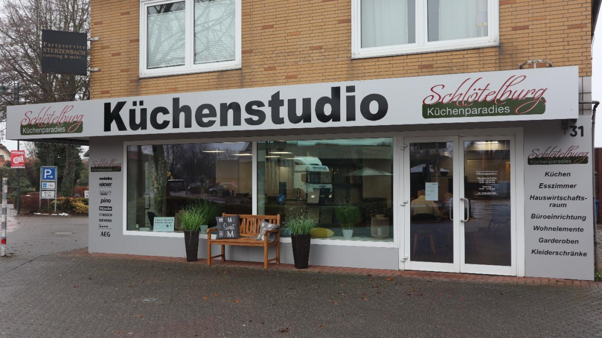 Das neue Küchenparadies in Wiefelstede berät und …