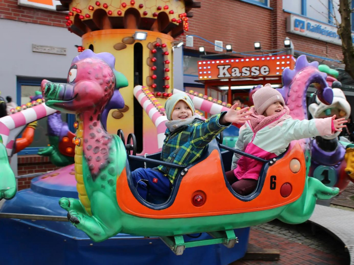 Mit Volldampf in den Lenz: Auch für kleine Besucher wird auf dem Wittmunder Frühlingsmarkt jede Menge Spaß geboten. Bild: Dorothea Volland