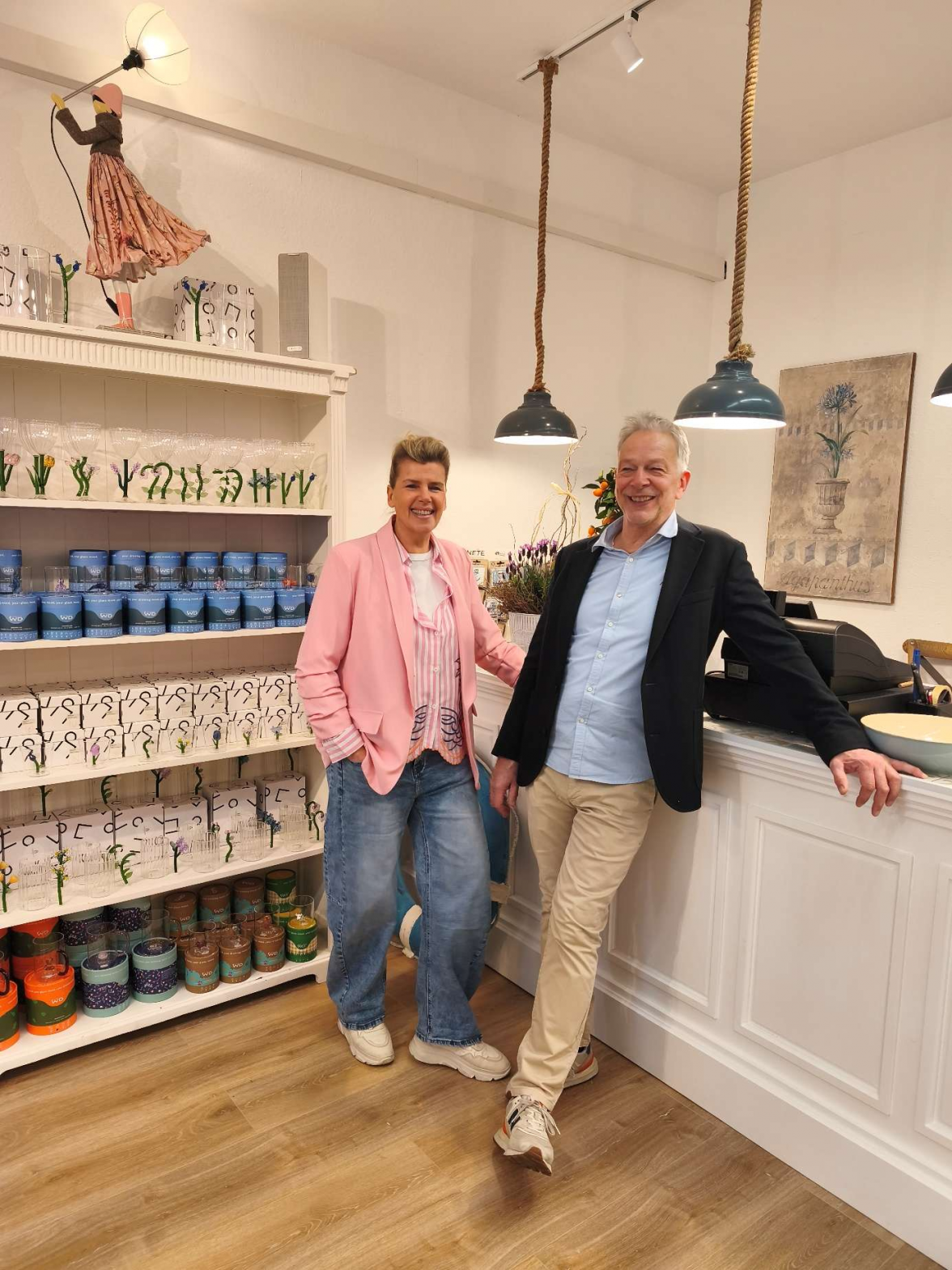 Freuen sich die Produkte jetzt auf mehr Fläche anbieten zu können: Anja und Frank Schnorrenberg.   BILD: Heike Goyert