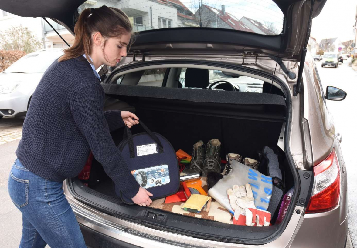 Im Frühjahr sollten Autofahrer nicht nur ihr Fahrzeug optisch auffrischen, sondern auch den Kofferraum entlasten und das Winterzubehör ausräumen.    BILD: DEKRA