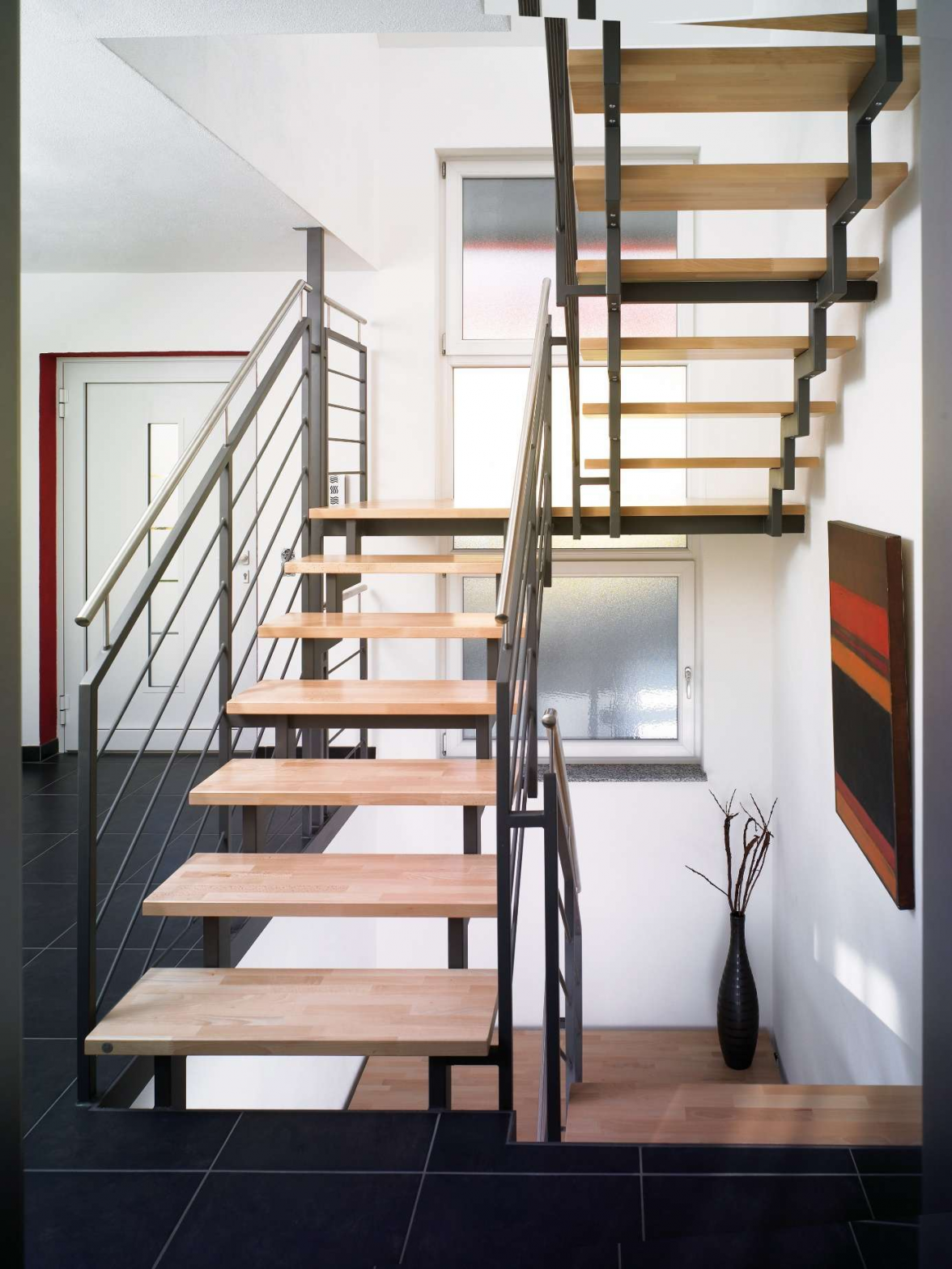 Bei einer Sanierung bietet sich die Chance, das Zuhause so zu gestalten, dass es auch im Alter komfortabel und sicher bleibt. Dabei sollte man auch die Treppe berücksichtigen. BILD: FuchsTreppen