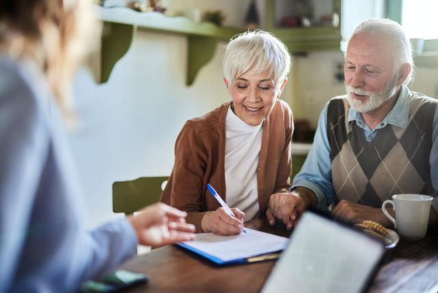 Die Auseinandersetzung mit der eigenen Bestattung ist ein sensibles, aber essenzielles Thema, nicht nur für ältere Menschen. BILD: Stockfoto