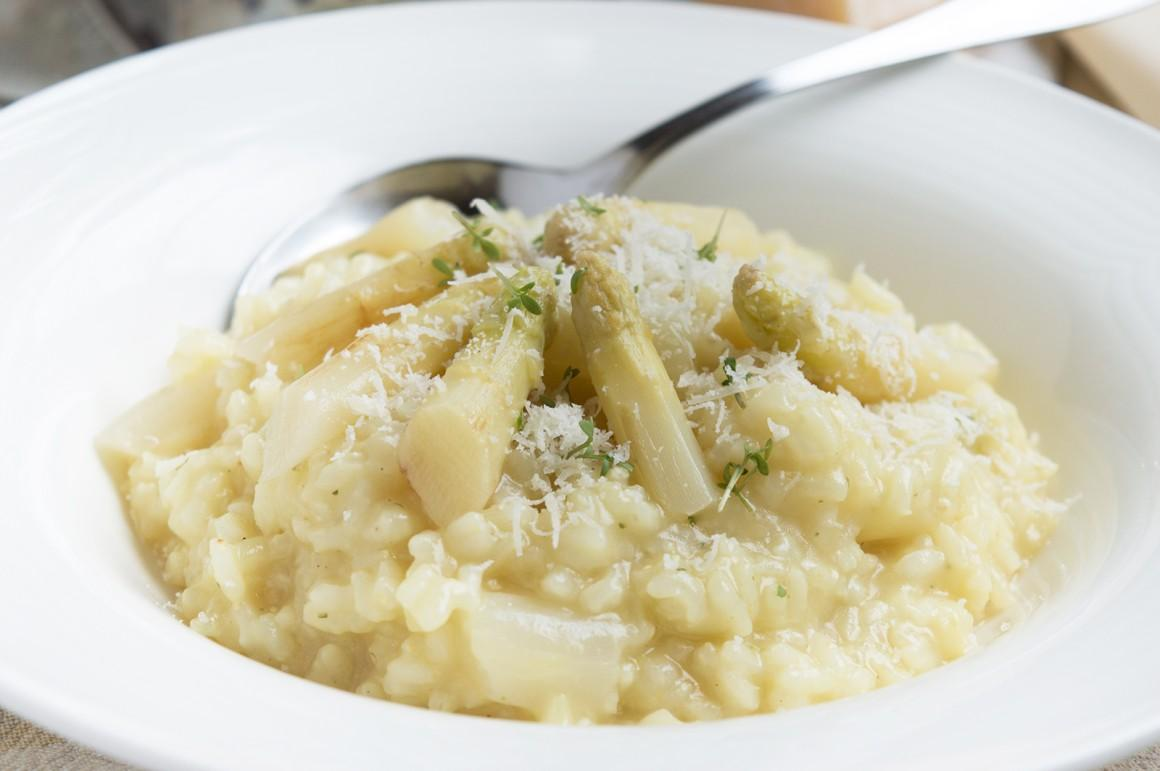 Eine etwas andere Zubereitungsart für das Frühlingsgemüse ist Risotto mit weißem Spargel. BILD: Pixabay