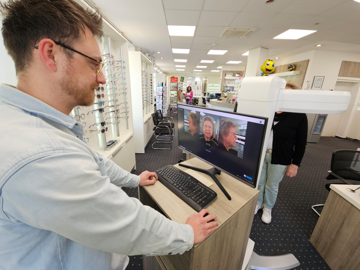 Modernste Messtechniken der Firma Zeiss unterstützen das kompetente Team. Bild: Melanie Jülisch