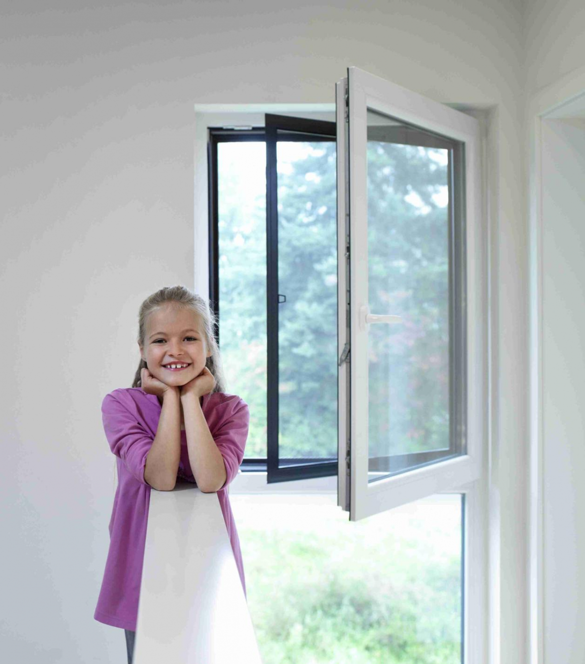 Maßgeschneidert: So vielfältig wie die Insektenschutzlösungen sind auch die Gewebetypen der Fliegengitter. BILD: Alumar Insekten- und Sonnenschutz GmbH & Co. KG