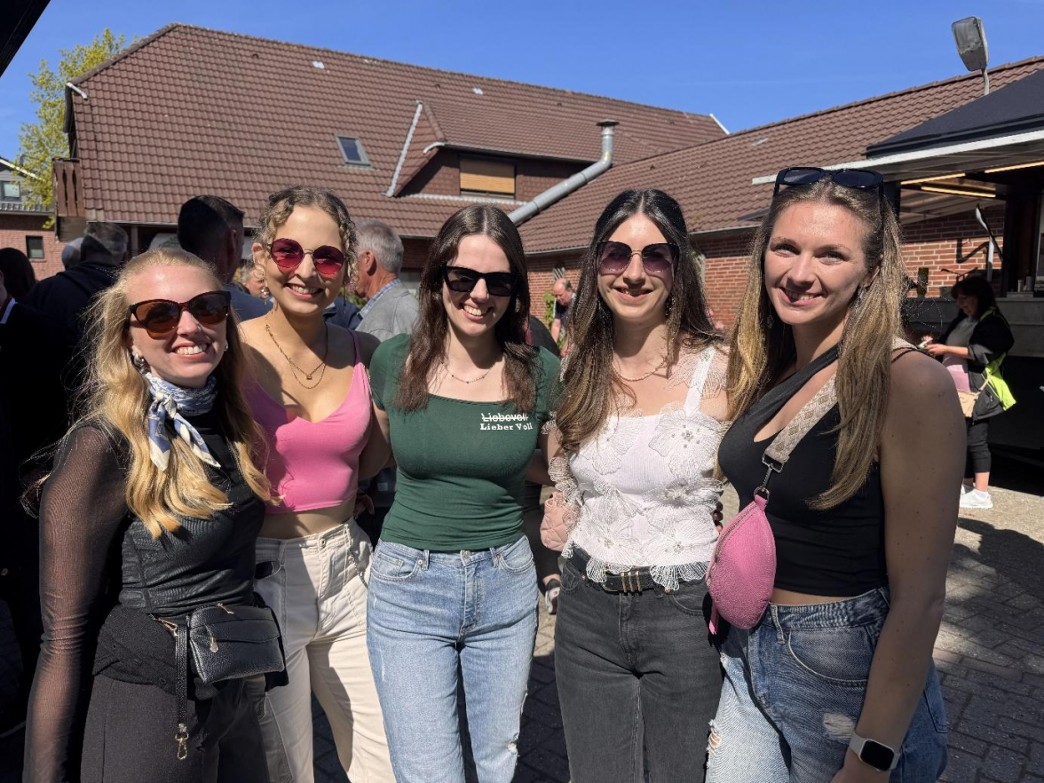 Die Traditionsveranstaltung bietet Besuchern aller Altersklassen Gelegenheit zum Feiern. Bild: Dorothea Volland