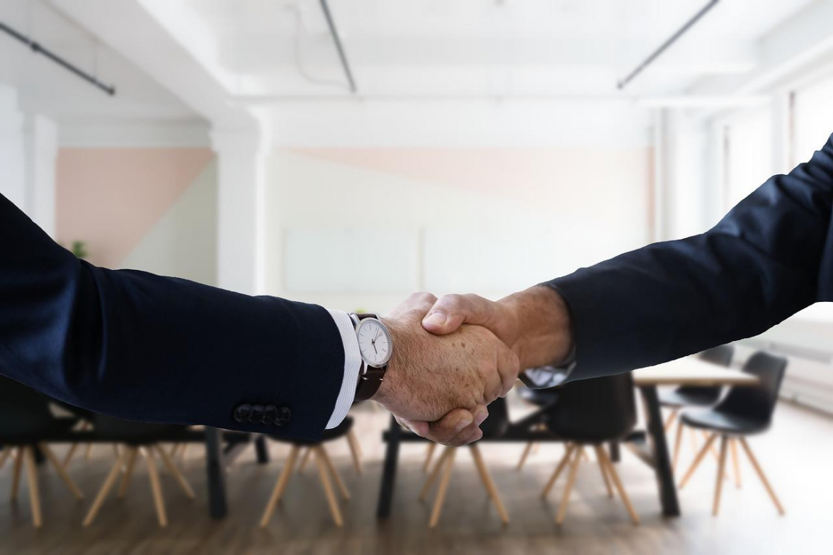 Unternehmen, auch im Nordwesten Deutschlands, setzen verstärkt auf moderne Arbeitsmodelle und internationale Fachkräfte, um dem Fachkräftemangel entgegenzuwirken. BILD: Pixabay