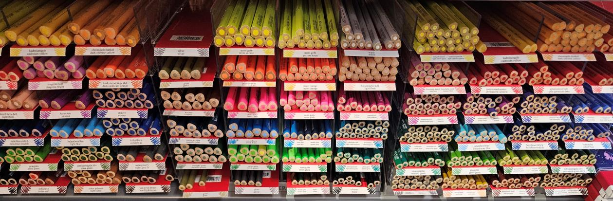 Riesengroß ist die Auswahl an Stiften in unterschiedlichsten Farben und Stärken. Bild: Melanie Jülisch