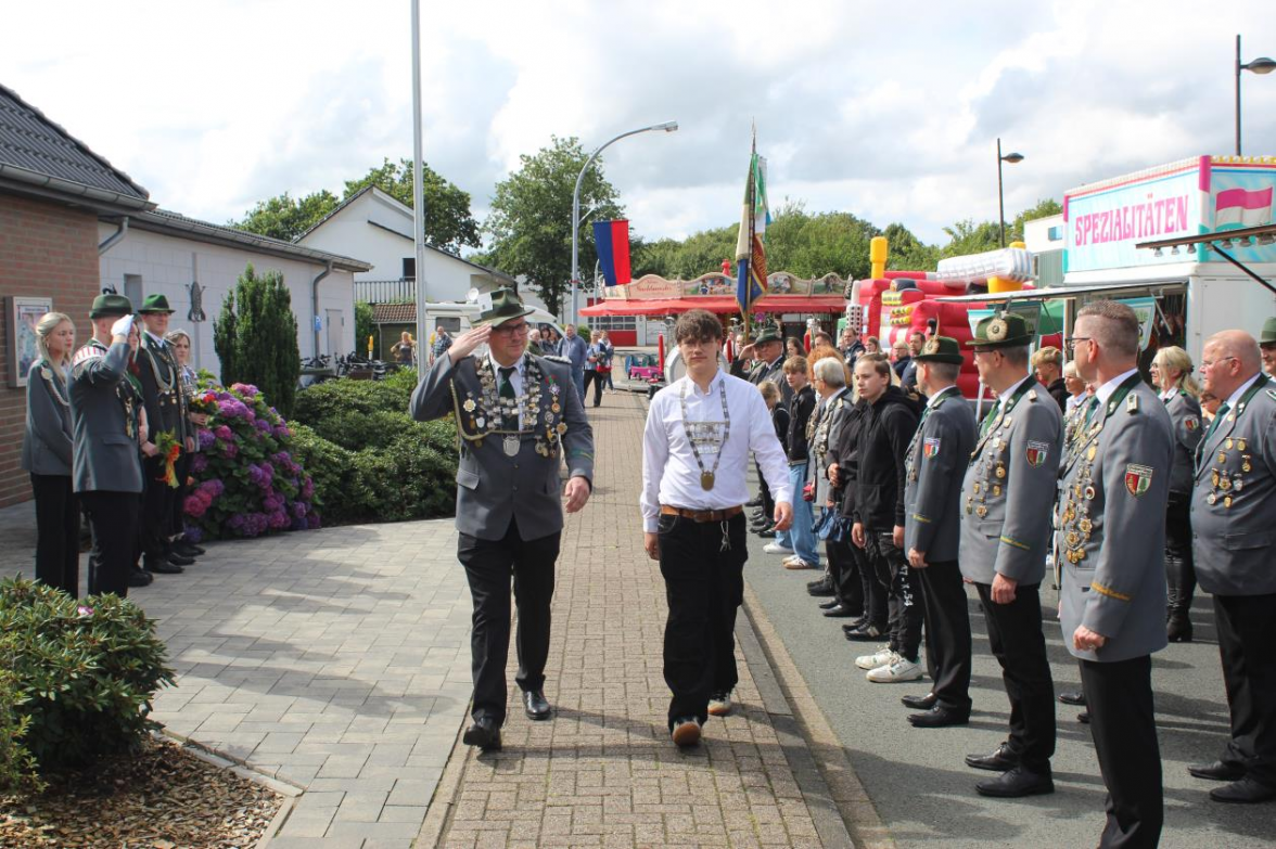 Das Schützenfest Sandkrug findet vom 10. bis 12. Juli 2026 am Schützenhaus in Hatten-Streekermoor statt und bietet Programm für alle Altersgruppen. Bild: Archiv