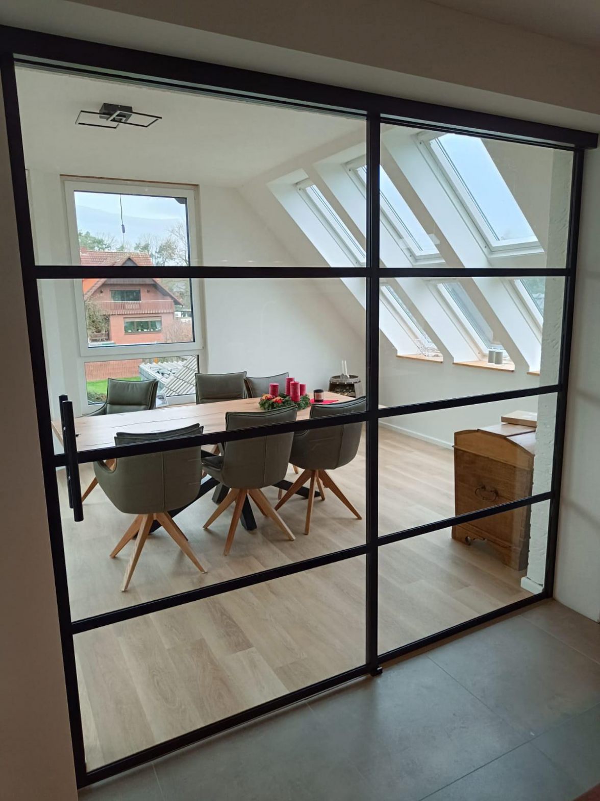 Ganzglasanlagen bringen Stil und Eleganz in das Zuhause.   BILD: Privat