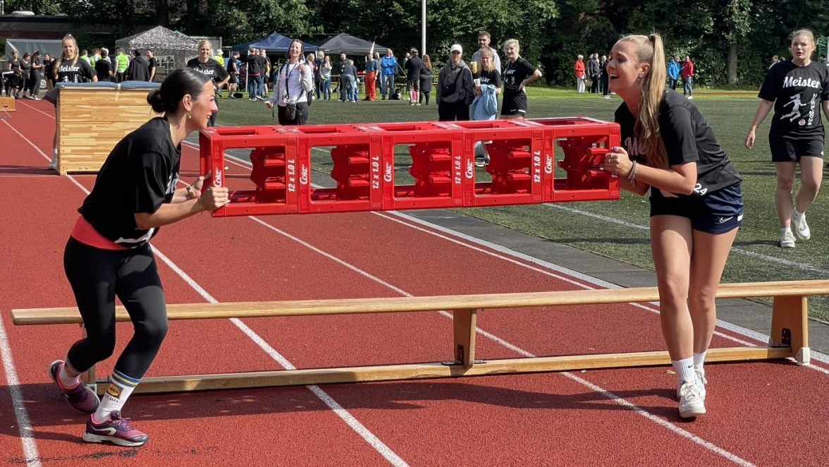 Die Sander-Markt-Spiele finden am Samstag auf dem Sportplatz statt und sind immer ein großer Spaß für Teilnehmer und Zuschauer. Bild: Annette Kellin