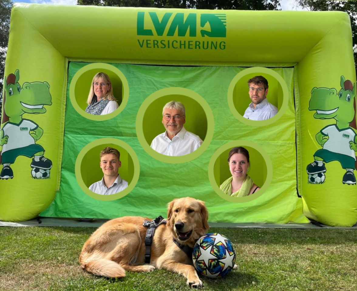 Heiko Bluhm (Mitte) und sein Team: Karin Kautz (oben links), Mattis Bluhm (oben rechts), Dennis Scheffler (unten links) und Chantal Bunjes (unten rechts). Immer dabei ist Bürohund Luna.   Bild: LVM