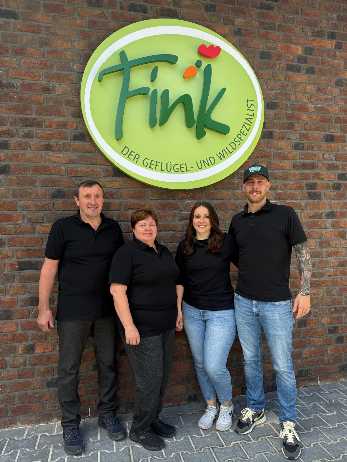 Freuen sich auf die Neueröffnung: (v.l.) Andrej, Olga, Julia und Alexander Fink. BILD: Imke Janssen