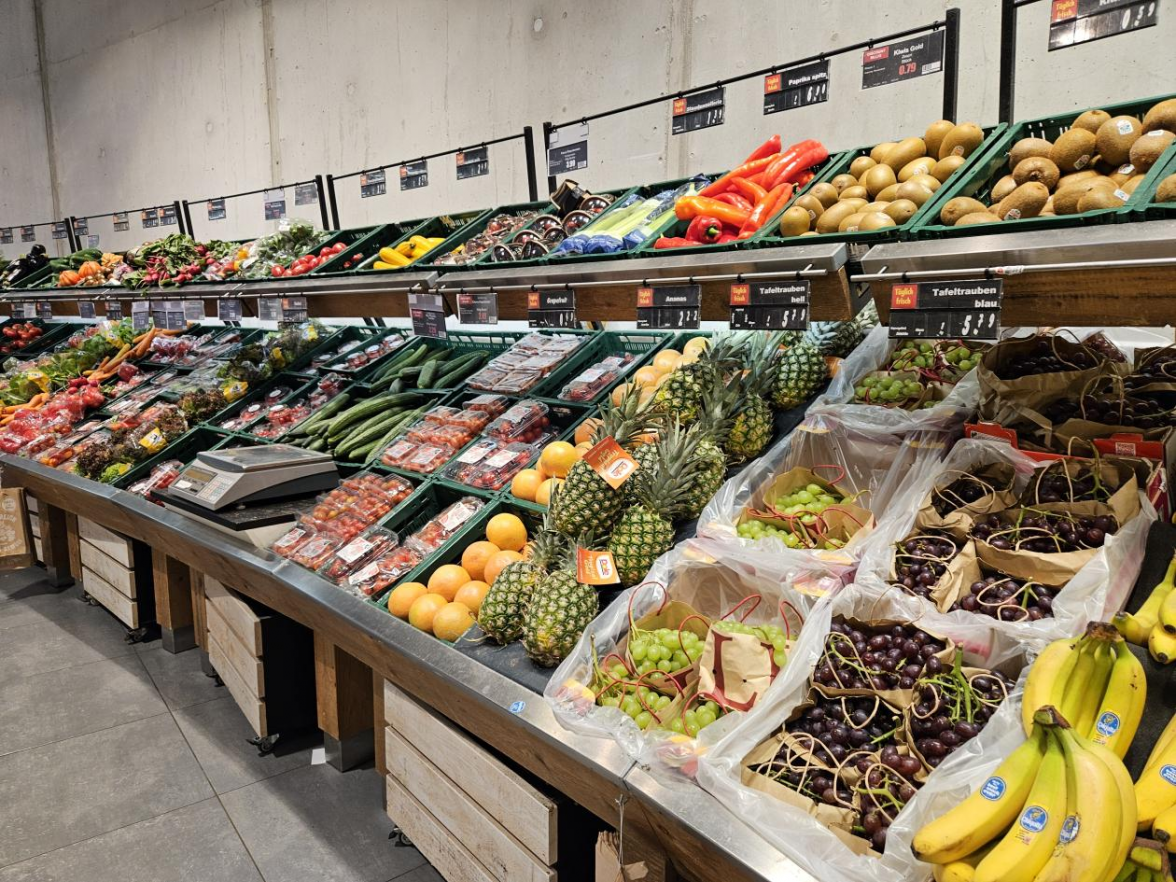 Sehr großzügig ist die Obst- und Gemüseabteilung. Bild: Melanie Jülisch