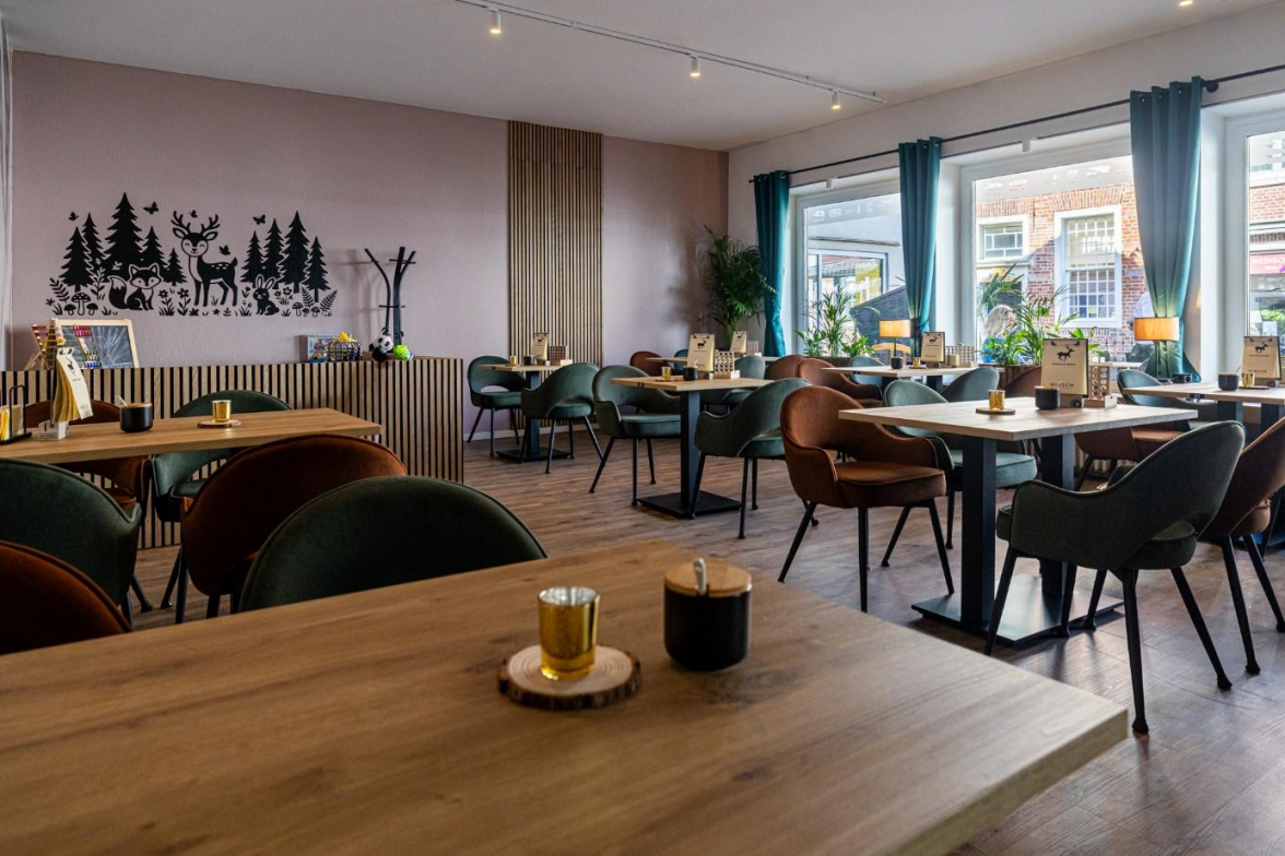 Das „Clubzimmer“ mit Kinderspielecke lässt sich abtrennen – ideal für geschlossene Gesellschaften mit bis zu 30 Personen. BILD: Café Hirsch