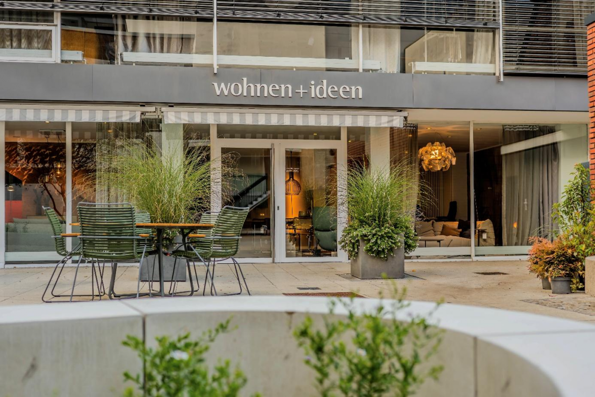Vor „wohnen + ideen“ startet um 14 Uhr der „Dackel-Walk“. Bilder: Contentley Media