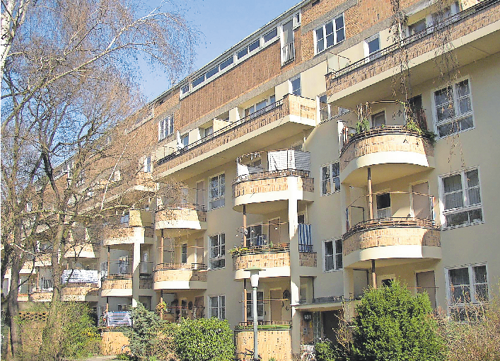 DIE INDIVIDUELLEN VORLIEBEN KONNTEN SICH AUCH IM BAUMATERIAL ÄUSSERN, WIE HIER IM BACKSTEIN DES HAUSES VON HUGO HÄRING. FOTO: WIKIMEDIA/DORISANTONY