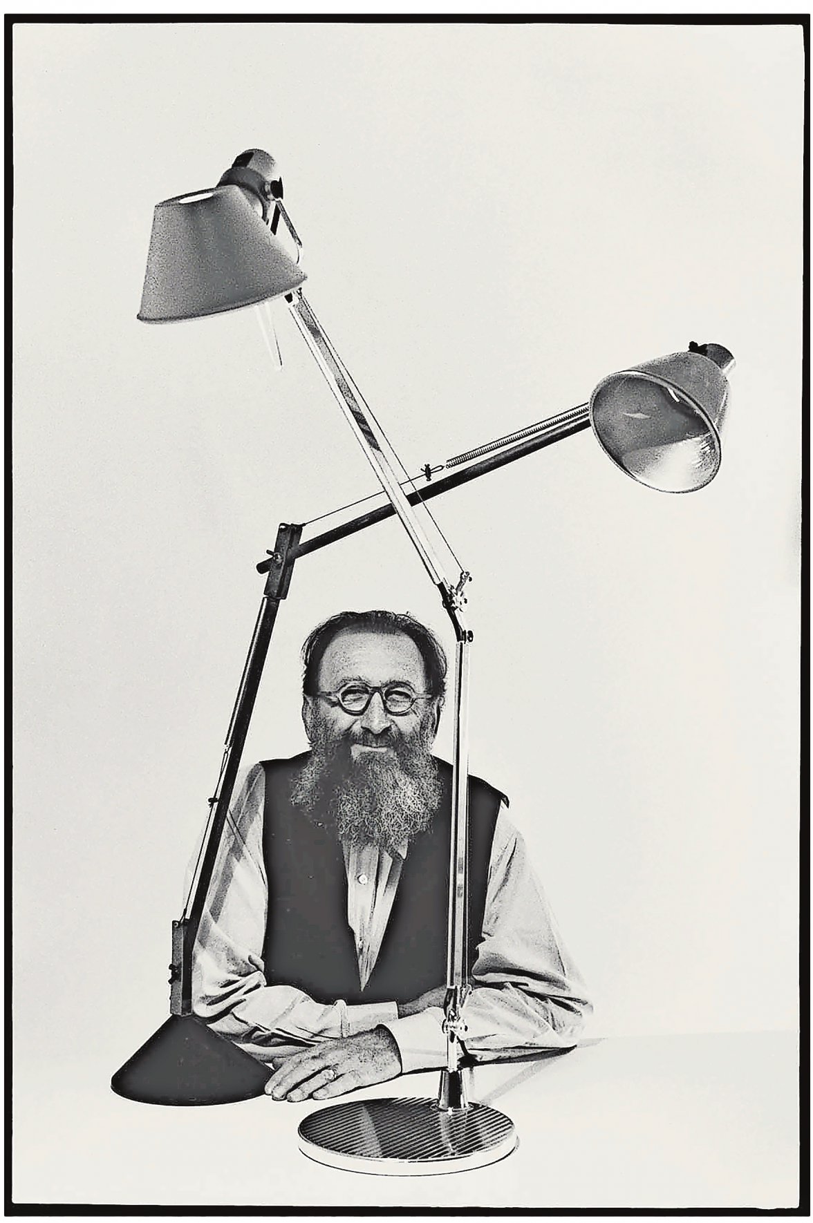 DESIGNER UND ARCHITEKT MICHELE DE LUCCHI UND SEINE ENTWÜRFE. FOTO: ARTEMIDE