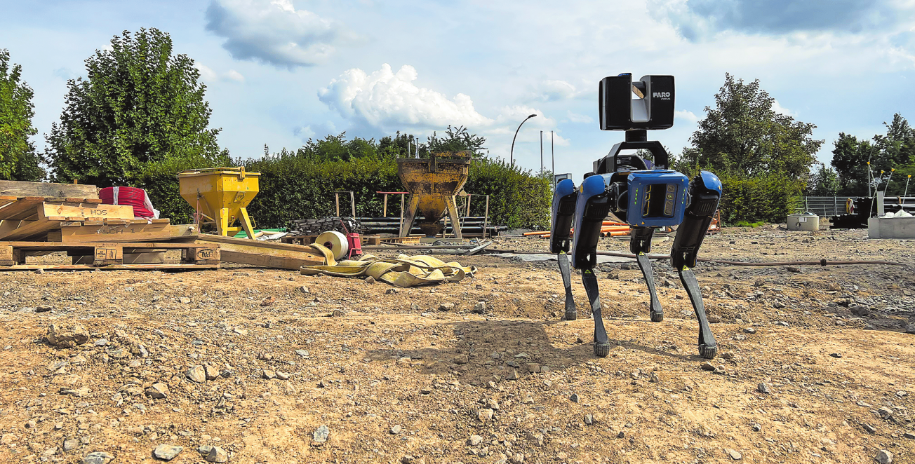 „ROBODOG SPOT“ ÜBERNIMMT AUFGABEN IN DER BAUSTELLENÜBERWACHUNG. FOTO: DREES & SOMMER/FARO