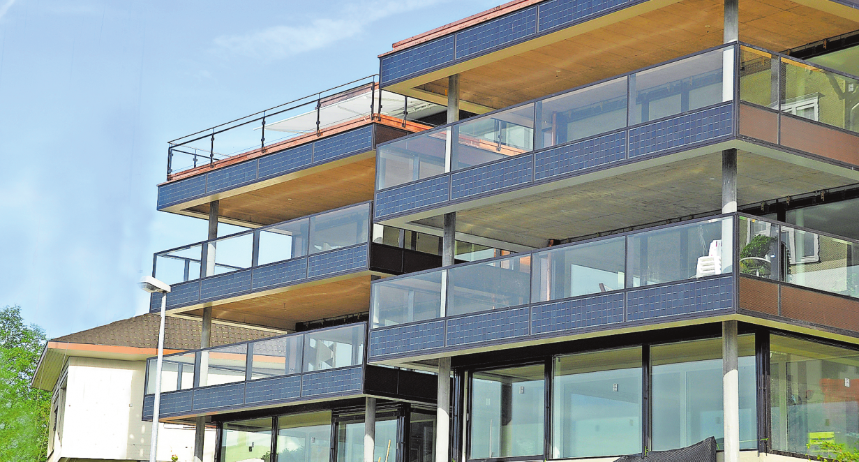 DIE WEITERENTWICKLUNG VON SOLAREN BAUELEMENTEN ERMÖGLICHT EINE UNAUFFÄLLIGE UND ÄSTHETISCHE ARCHITEKTUR MIT GRÜNER STROMGEWINNUNG. FOTO: ERTEXSOLAR