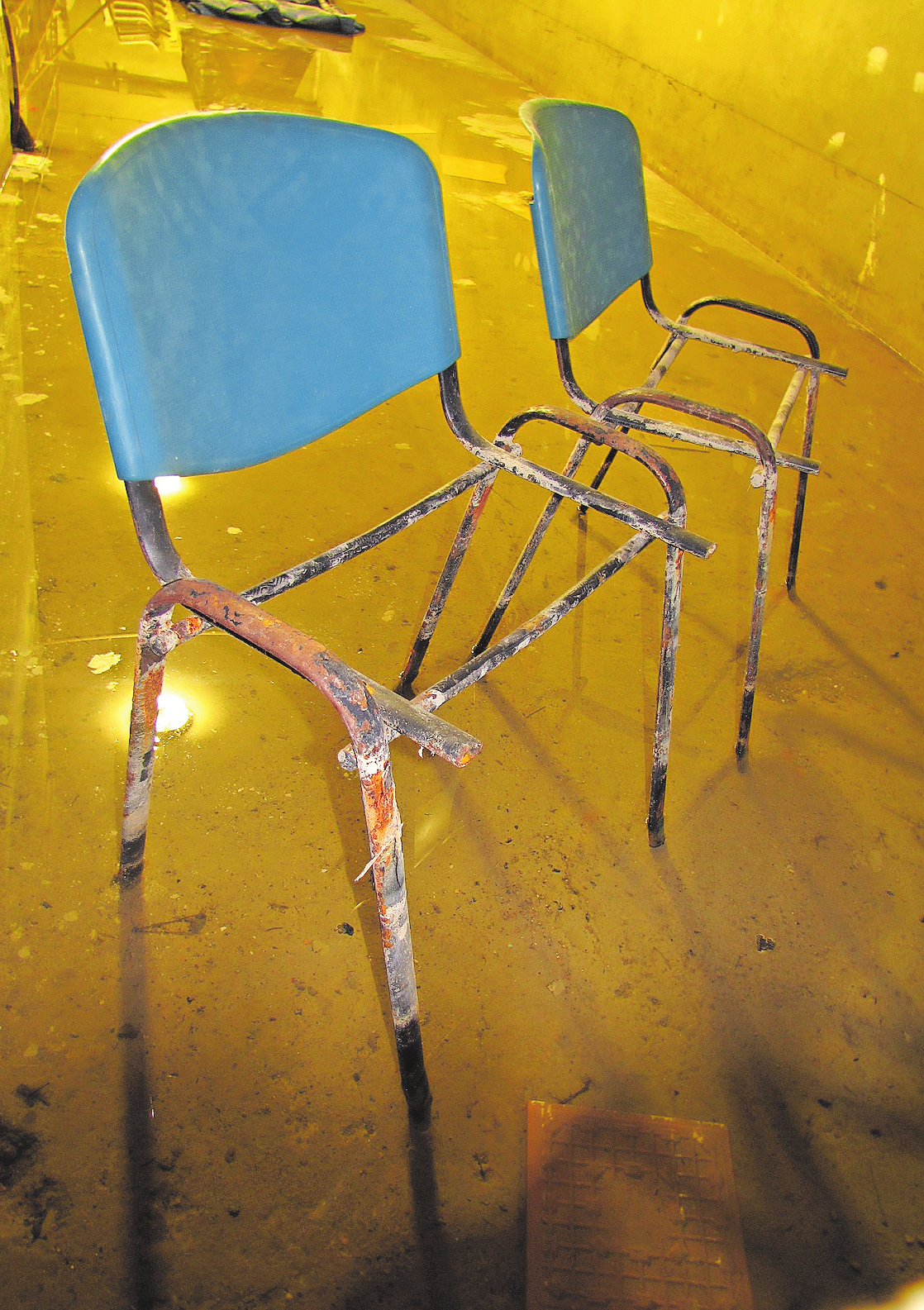 STEHT WASSER IM KELLER, MUSS MEIST AUCH DIE ESTRICHDÄMMSCHICHT GETROCKNET WERDEN.