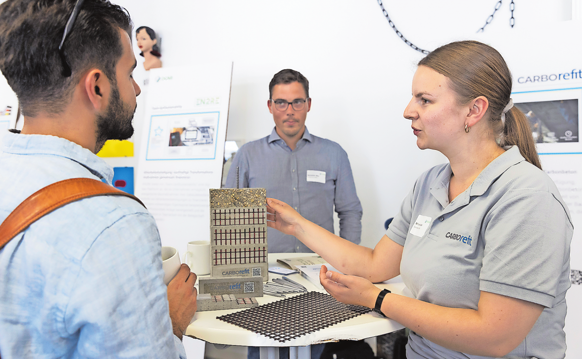 DIE INNOVATION CARBONBETON BESTEHT AUS EINEM VERBUNDMATERIAL, MIT DEM SCHWIERIG ZU SANIERENDE GEBÄUDE UND BRÜCKEN INSTANDGEHALTEN WERDEN KÖNNEN.