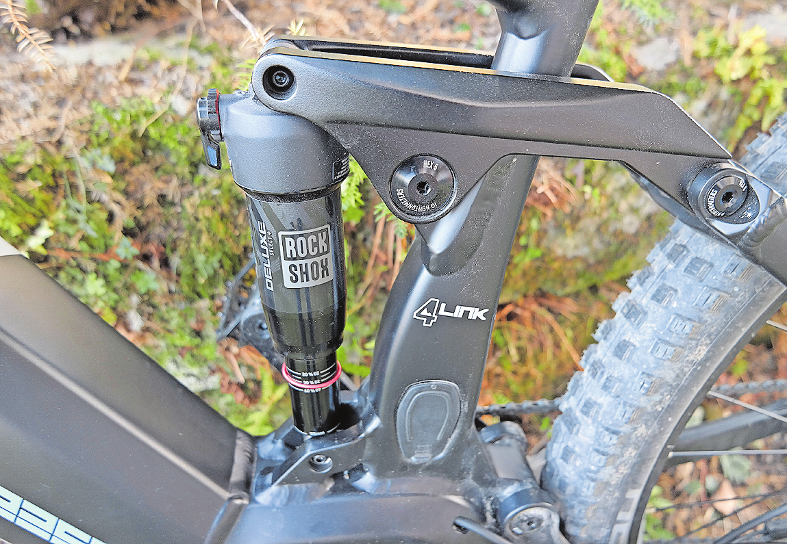 Die hintere RockShox-Federung lässt sich präzise aufs Gewicht des Fahrers abstimmen.