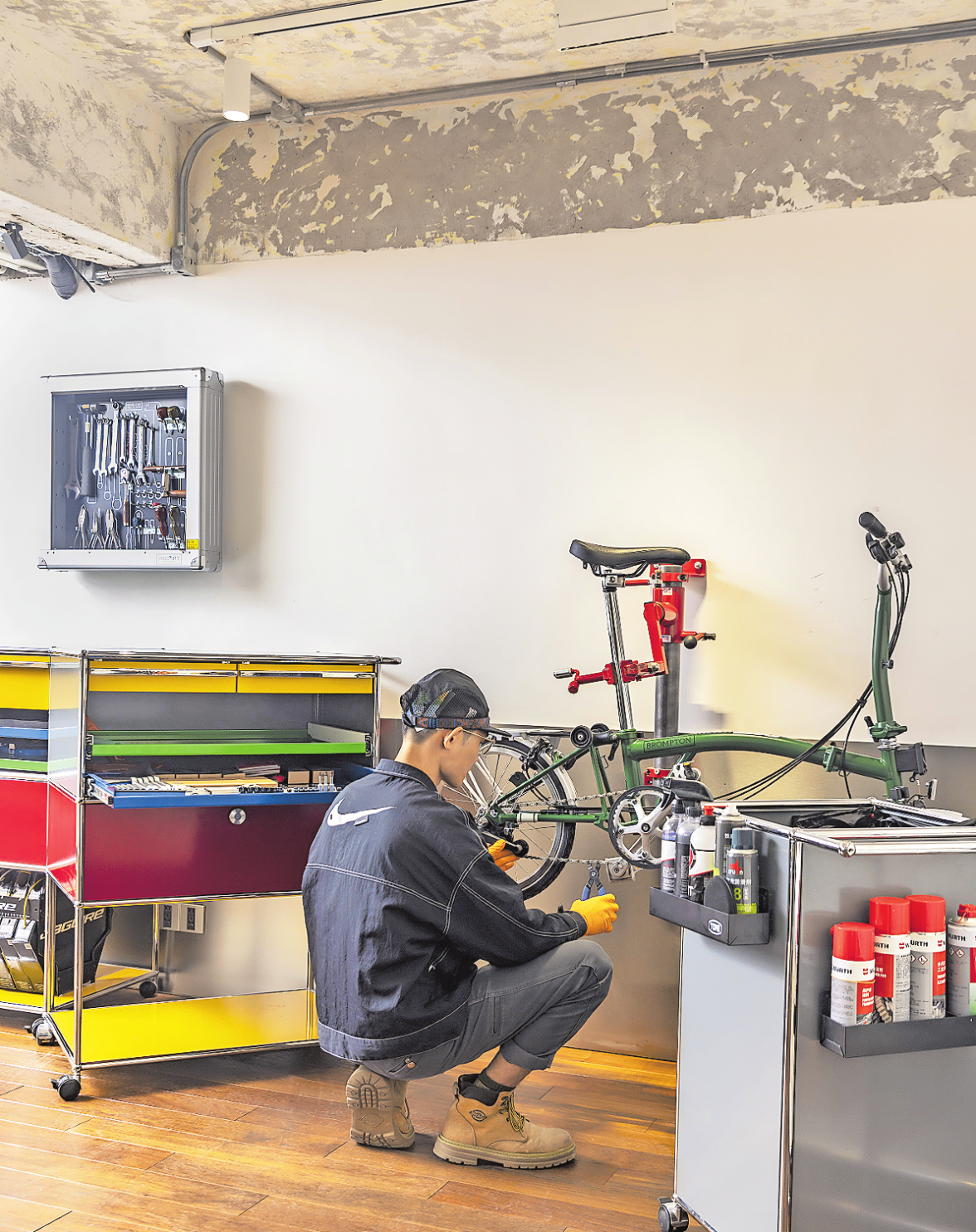 AUCH IM FERNEN CHINA NUTZT EINE FAHRRAD-MANUFAKTUR MÖBEL VON USM. FOTOS: USM