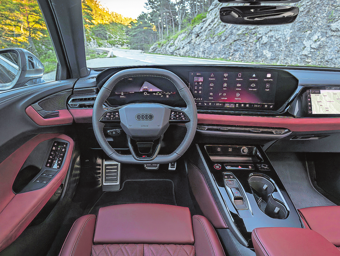 Früher nannte man es Armaturenbrett, heute erinnert der Führerstand eines Autos an ein digitales Multiversum. Fotos: Audi
