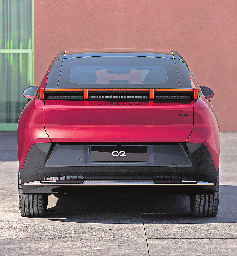 Im Spoiler des Lynk & Co 02 sind alle Rücklichter versteckt, die ein Auto braucht.