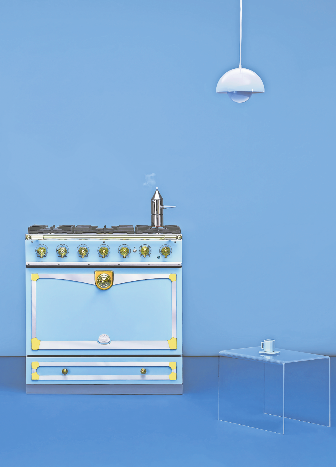 Die Herde und Kücheninseln werden in Handarbeit in der Nähe von Paris hergestellt und passen trotz des klassischen Looks auch ins moderne Wohnumfeld. Foto: La Cornue